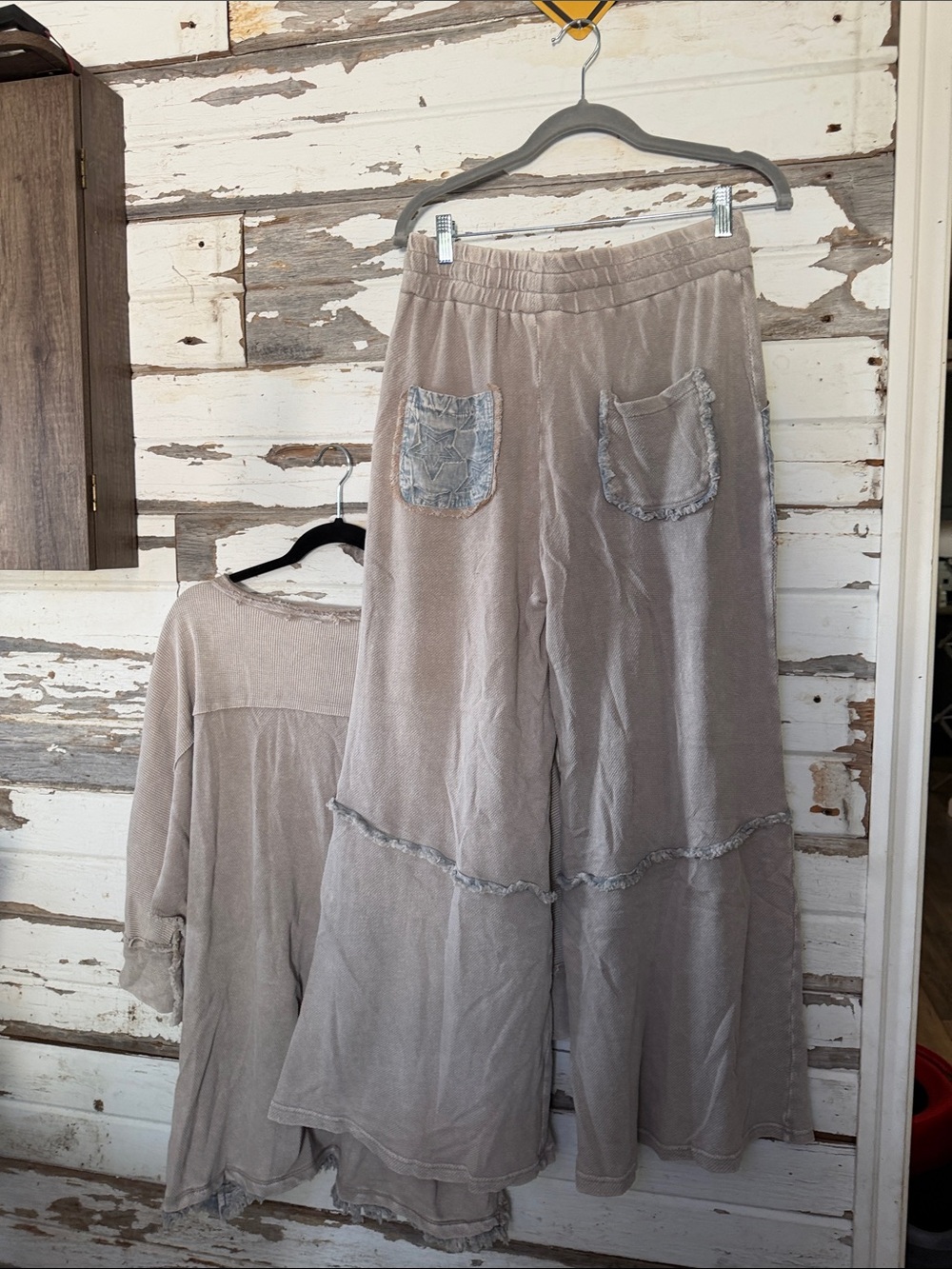 Easel Boho Wide Leg Pants and shirt in Faded Taupe with Patch Pocket new - Picture 14 of 15